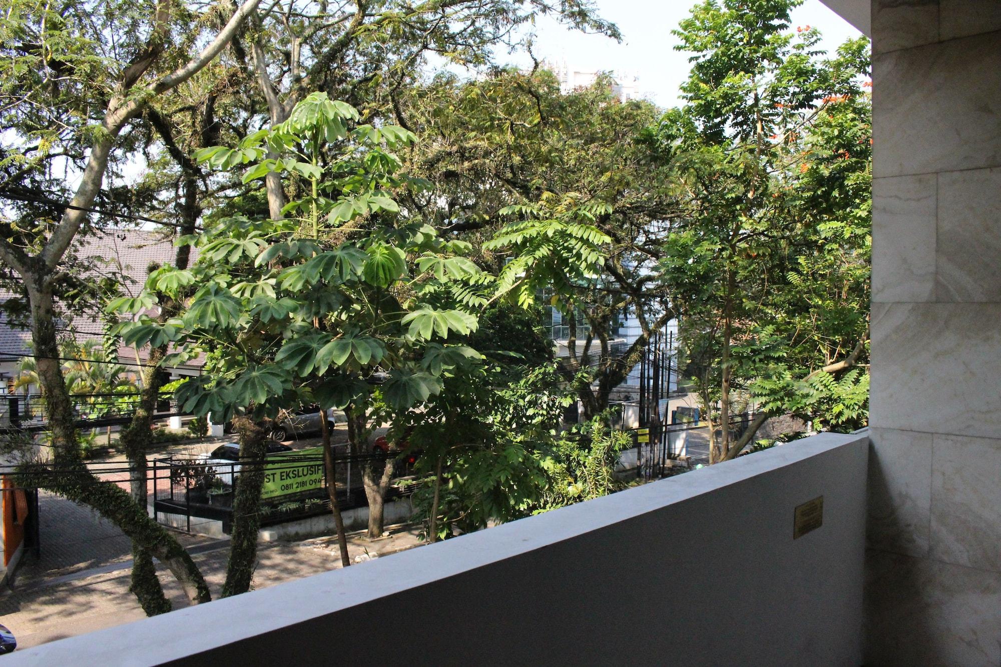 House Sangkuriang Hotel Bandung Eksteriør billede