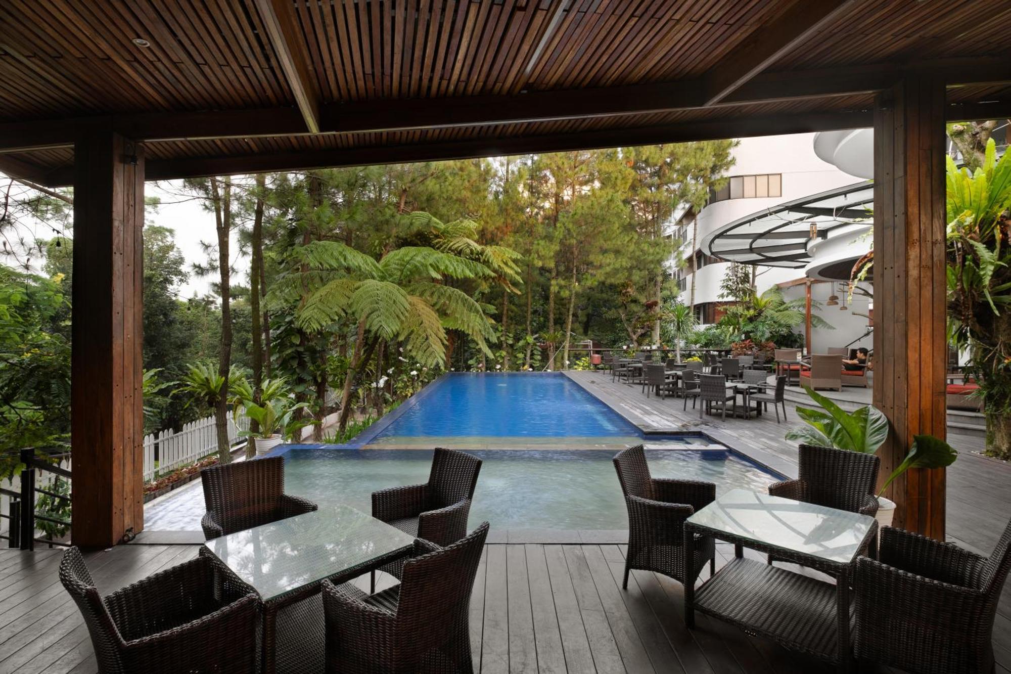 House Sangkuriang Hotel Bandung Eksteriør billede