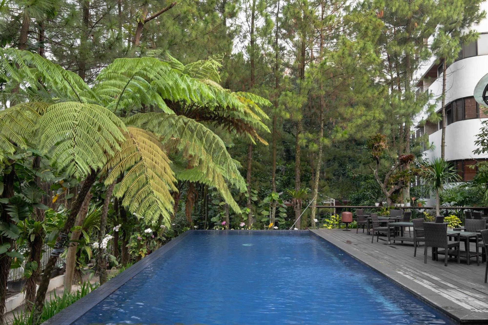 House Sangkuriang Hotel Bandung Eksteriør billede