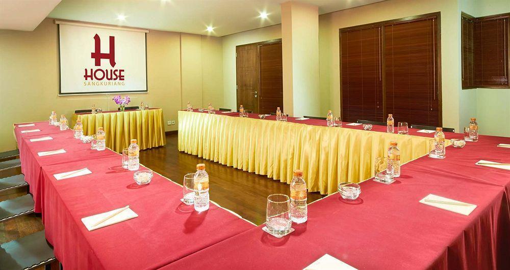 House Sangkuriang Hotel Bandung Eksteriør billede