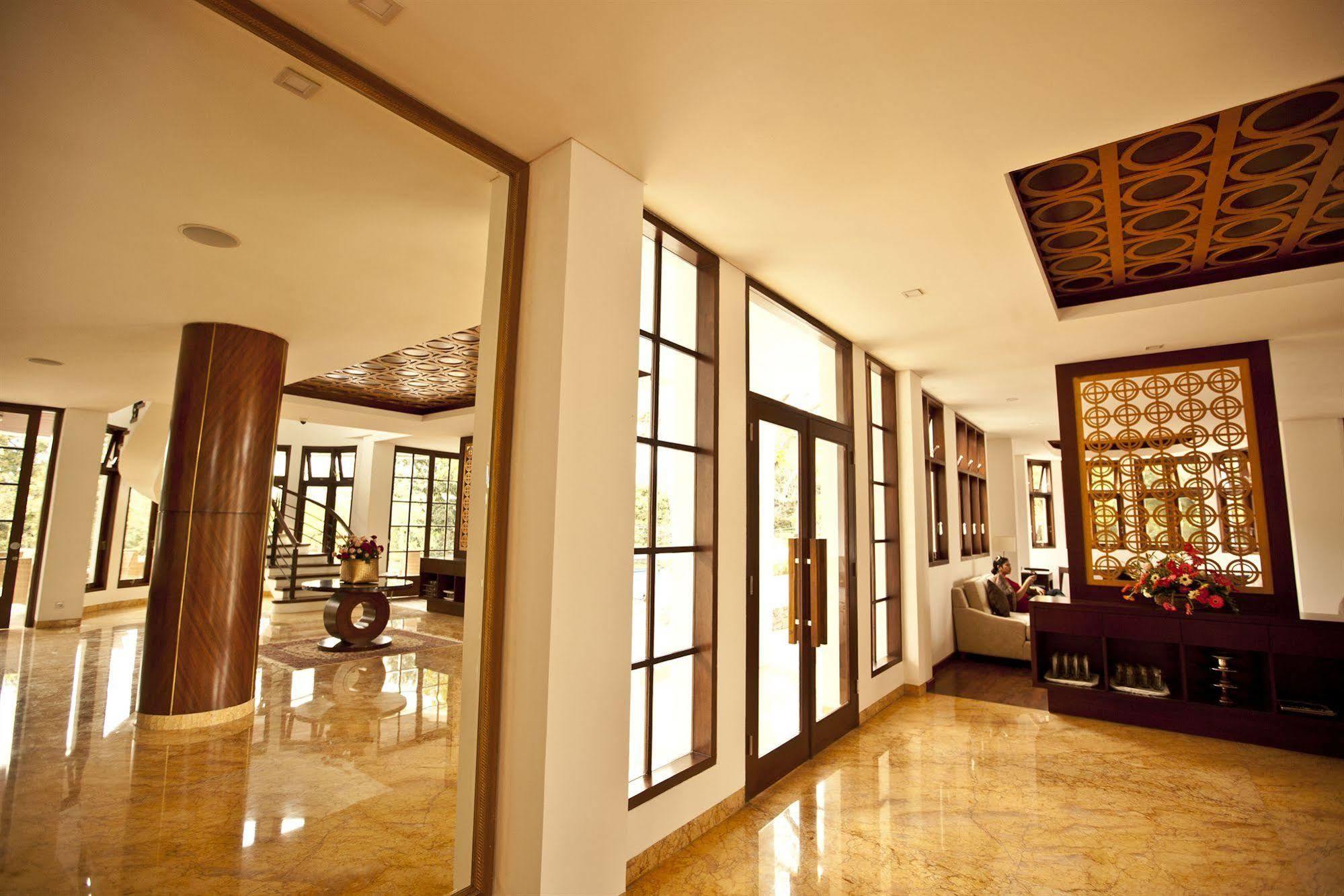 House Sangkuriang Hotel Bandung Eksteriør billede