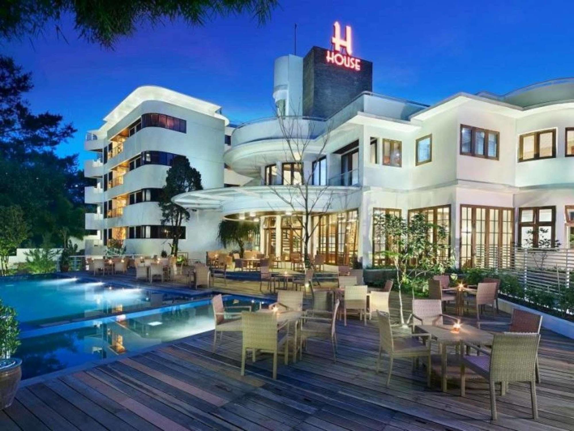 House Sangkuriang Hotel Bandung Eksteriør billede